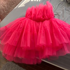 Hello I am selling this beautiful hot pink dress!